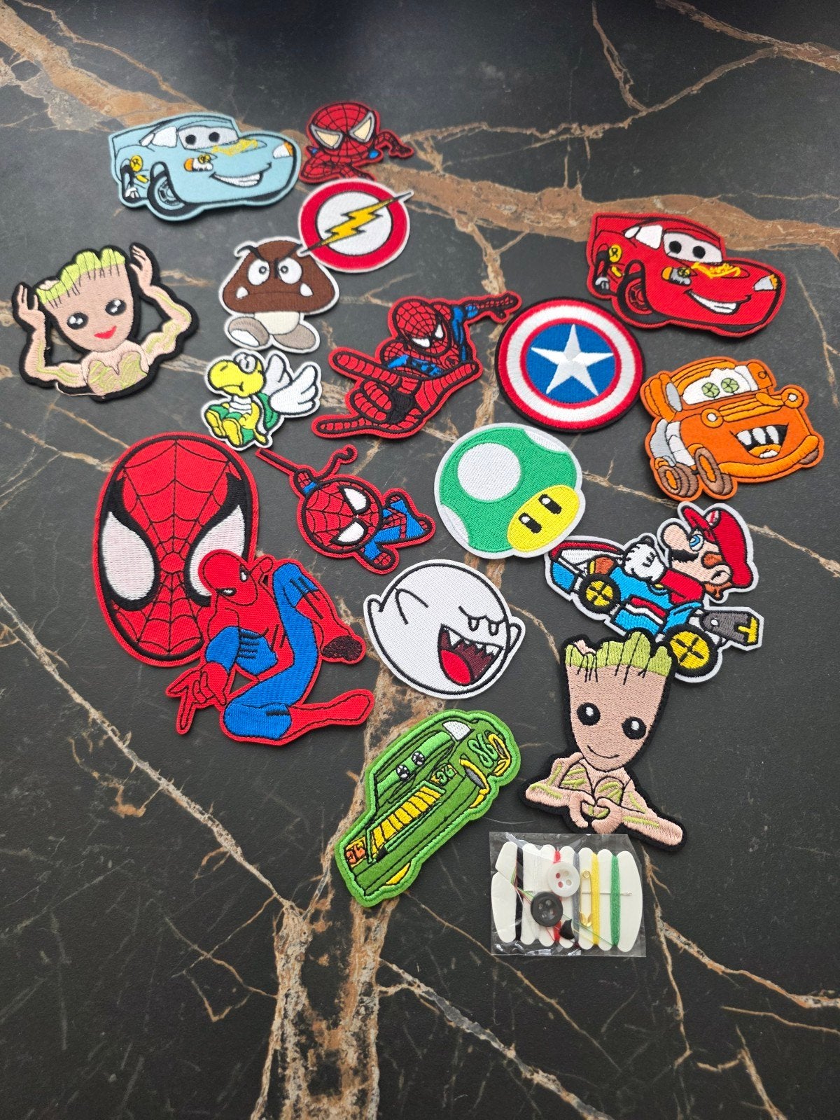 Strijk- en naai-emblemen / borduurpatches voor kleding, Hobby en Vrije tijd, Ophalen of Verzenden, Nieuw