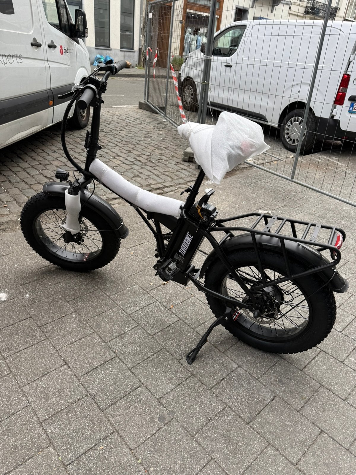 Titre : Vélo électrique pliable TURBOBIKE — Tout neuf, Envoi, Comme neuf