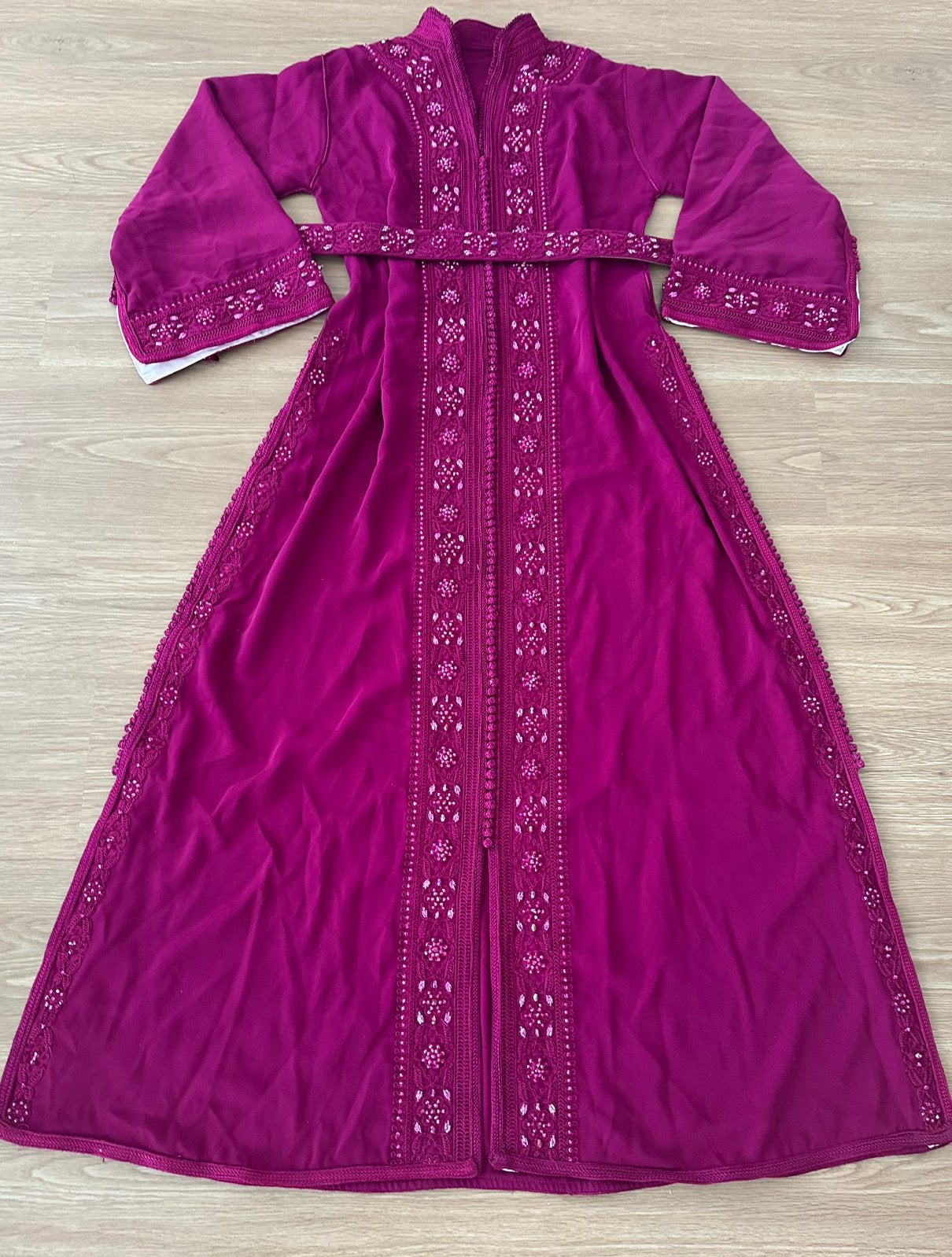Caftan fushia avec ceinture  taille 38, Kleding | Dames, Jurken, Ophalen, Zo goed als nieuw