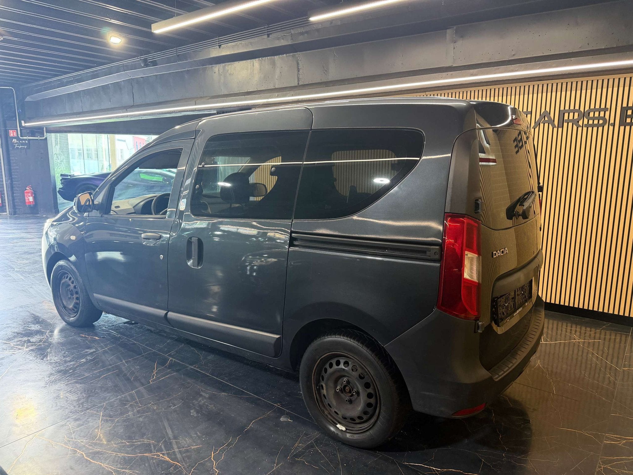 Dacia Dokker 1.5DCI * VENTE EXPORT*, Autos, Euro 5, Achat, 6 portes, Entreprise