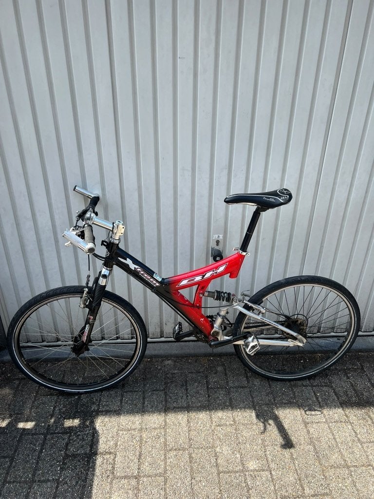 Mountainbike + heren fiets, Fietsen en Brommers, Ophalen, Velgrem, Versnellingen, Giant