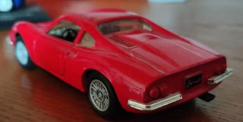 MAISTO FERRARI DINO 246 GT Ech 1/36, Enlèvement ou Envoi, Comme neuf