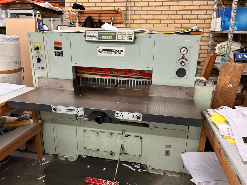 Adast Maxima 80 papier snijmachine, Ophalen