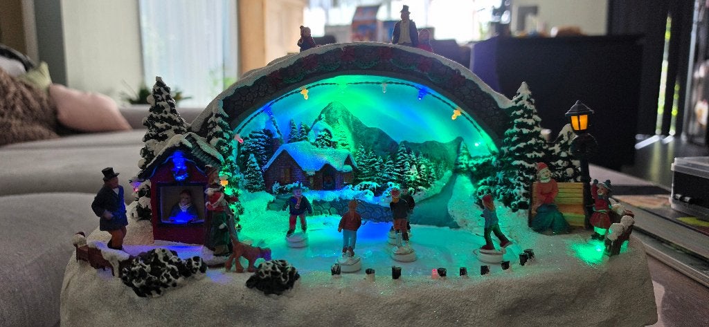 Lumineo Winter Village, verlicht kerstdorp schaatsbaan, Diversen, Ophalen of Verzenden, Zo goed als nieuw