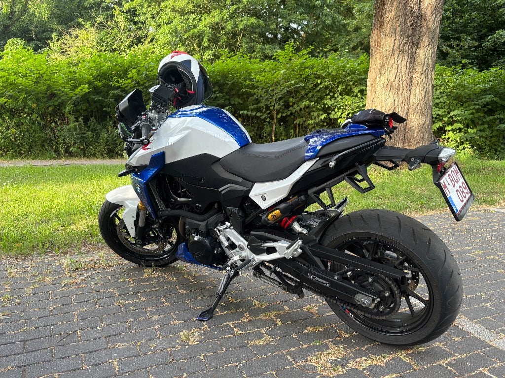 BMW f900R sport bj2022 13930km, Motoren, Motoren | BMW, 2 cilinders, Motorrijbewijs A, Handvatverwarming, 900 cc