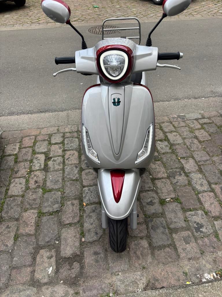 GTS BRAVO ELEKTRISCHE SCOOTER IN NIEUW STAAT, Ophalen, Zo goed als nieuw
