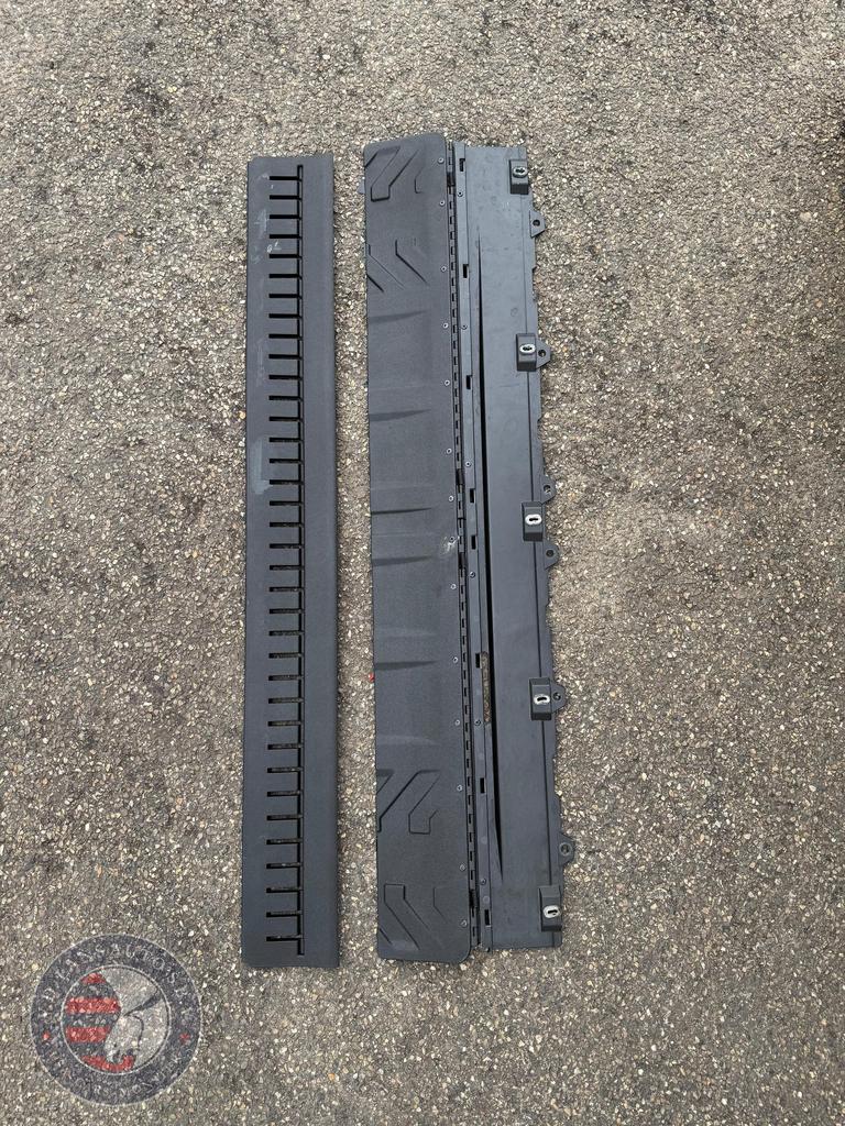 GM Midgate Drain Panel Chevrolet Avalanche Escalade EXT, -, -, Enlèvement, Utilisé