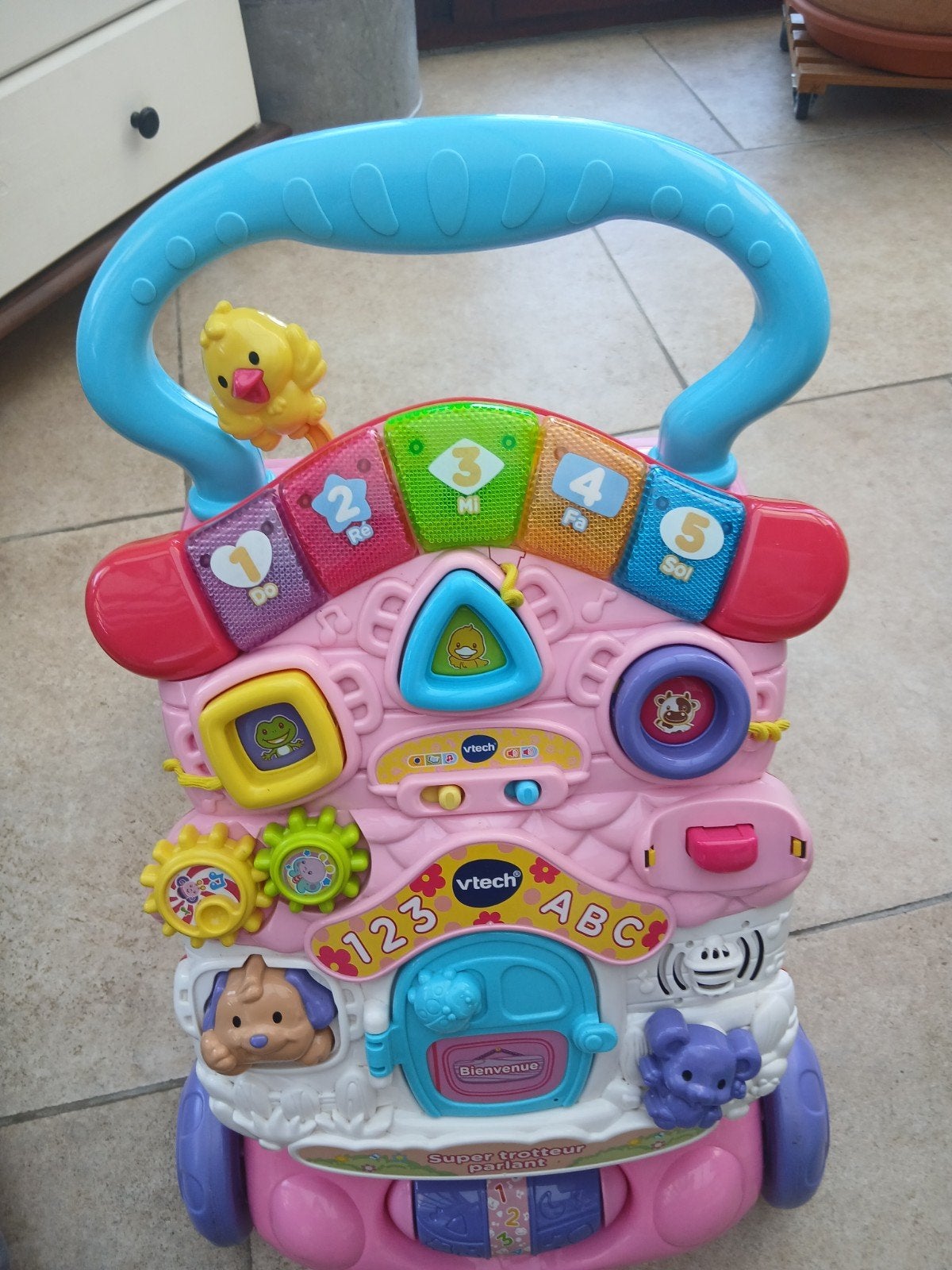 Trotteur musical pour bébés ., Enfants & Bébés, Enlèvement, Comme neuf