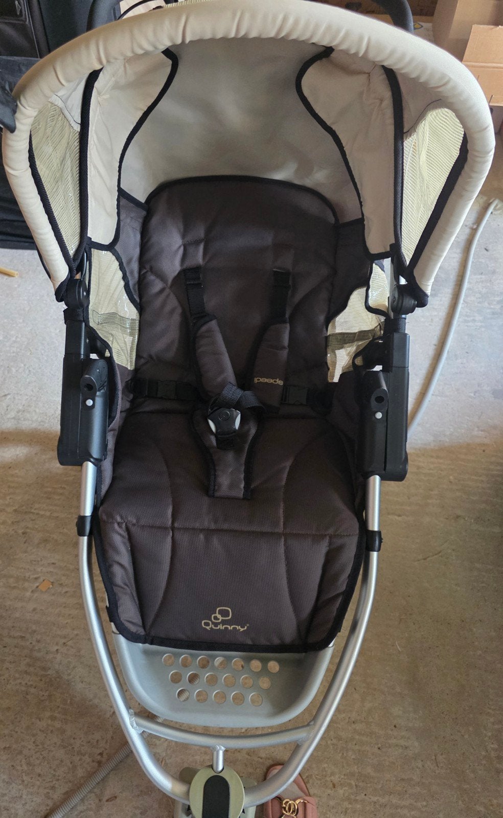 Stevige 3 wieler kinderwagen, Enfants & Bébés, Enlèvement, Poussette combi, Quinny, Avec nacelle