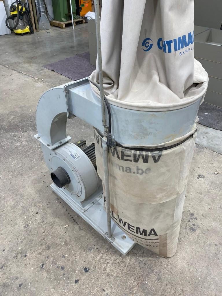 Houtstofzuiger, Ophalen