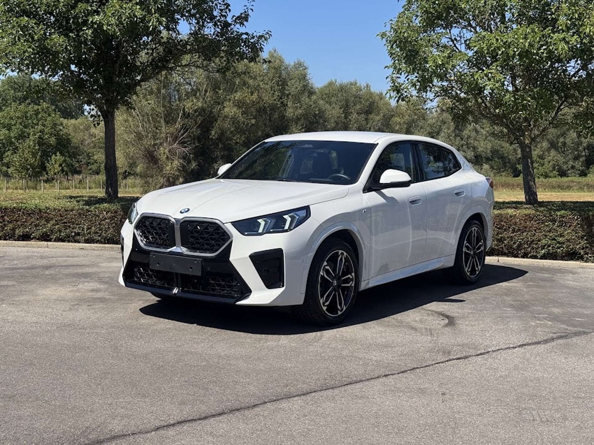 BMW X2 sDrive20i M Sport / HUD / 360CAM / ICONIC GLOW, Euro 6, 1645 kg, 5 portes, 5 places