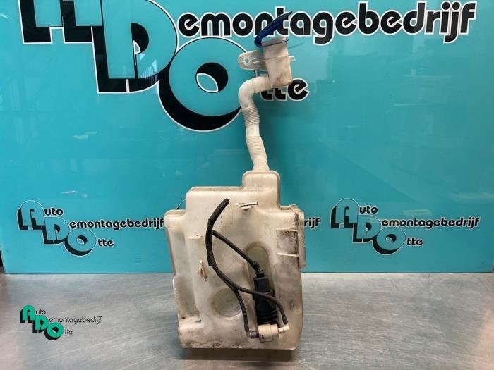 Ruitensproeiertank voor van een Volkswagen Caddy (Caddy 04-), Gebruikt, -, Volkswagen, -