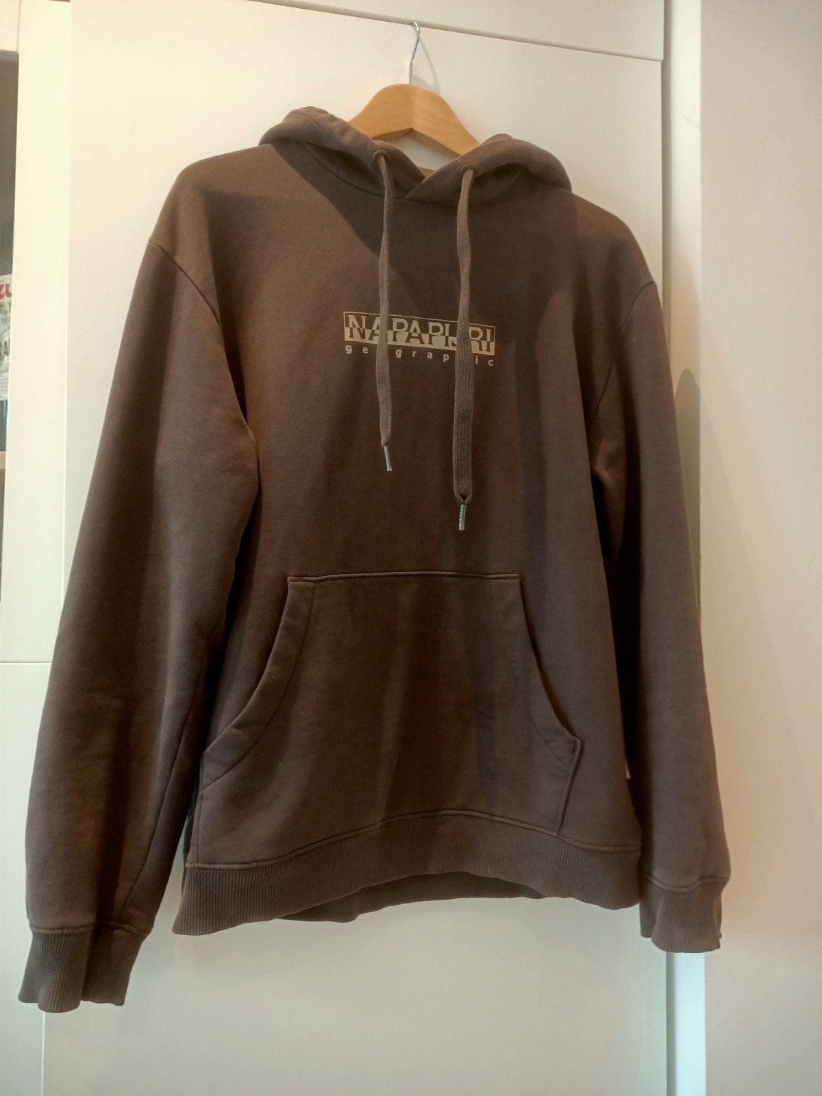 Napapijri - Hoodie - chocolade - nieuwstaat, Ophalen, Bruin, Maat 48/50 (M), Zo goed als nieuw
