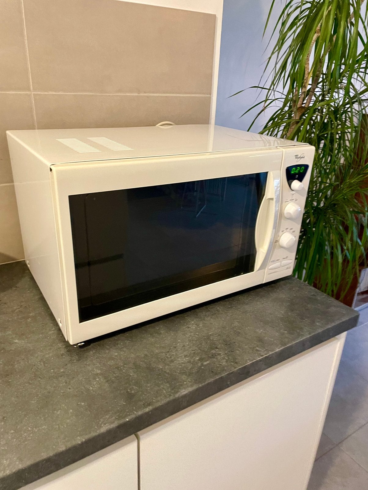 Micro-Ondes & Grill - Whirlpool, Gril, Enlèvement, Utilisé, 45 à 60 cm