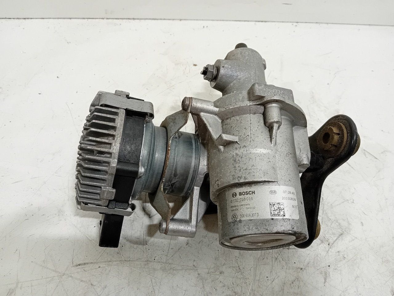 Rembekrachtiger Volkswagen Golf, Onderdelen@venauto.nl, Van der Ven Autorecycling B.V., Gebruikt, Ettenseweg 76, 4706 PB Roosendaal, The Netherlands