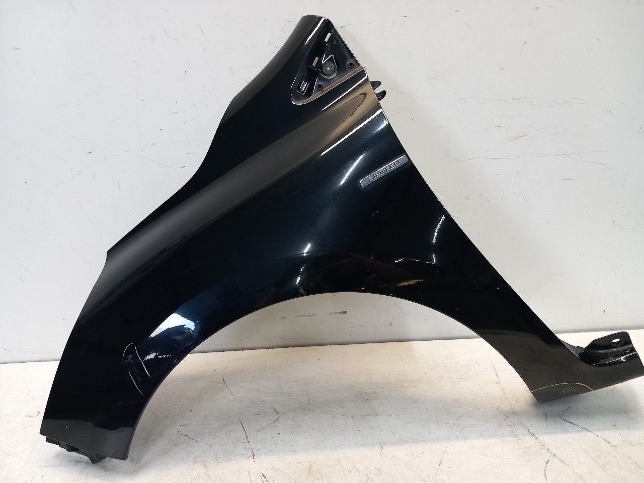 Spatbord links voor Renault Clio, Auto-onderdelen, Onderdelen@venauto.nl, Van der Ven Autorecycling B.V., Gebruikt, Ettenseweg 76, 4706 PB Roosendaal, The Netherlands