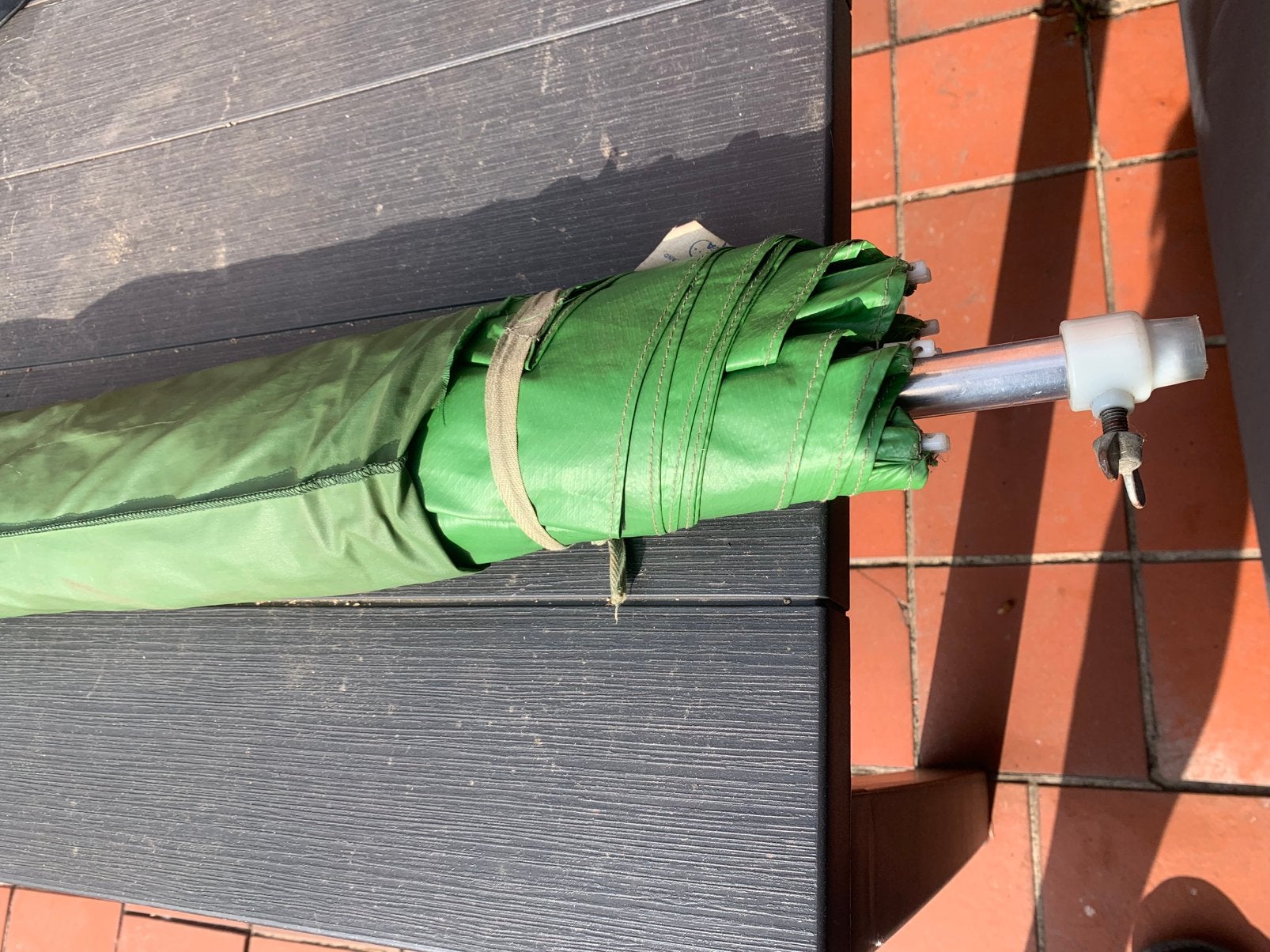 Paraplu 2.30m, Ophalen, Zo goed als nieuw