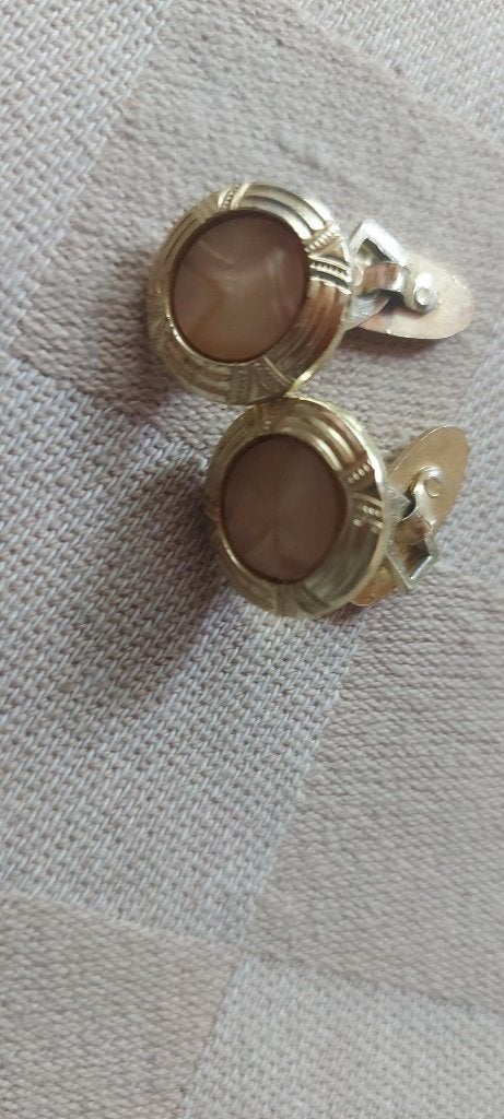 2 manchet knopen met rode steentjes, Enlèvement ou Envoi, Neuf, Autres matériaux