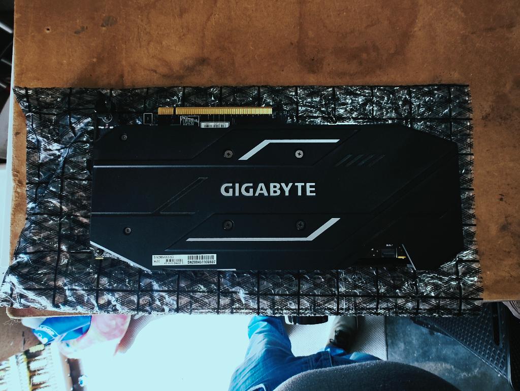 GeForce RTX 2060 WINDFORCE OC 6G AORUS - GIGABYTE, Informatique & Logiciels, Cartes vidéo, Enlèvement, Comme neuf, Nvidia