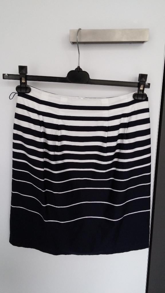 Jupe bleu marine taille S by s Oliver, Enlèvement ou Envoi, Taille 36 (S), Comme neuf, Longueur genou