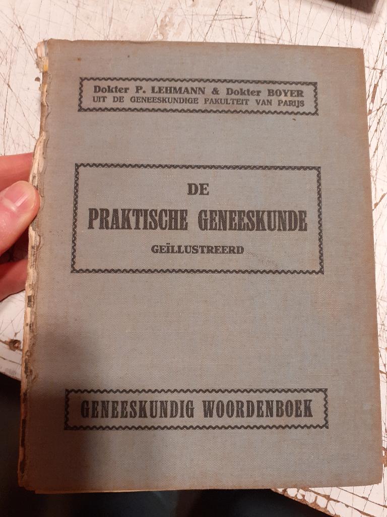 Antiek boek “praktische geneeskunde” uit 1933, Ophalen of Verzenden