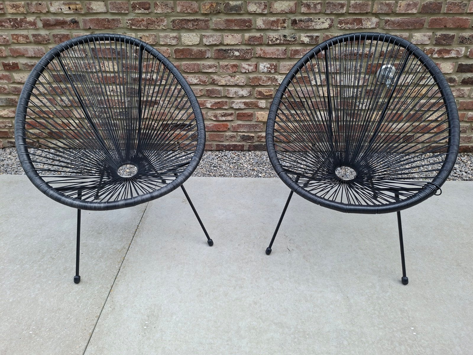 2x stijlvolle zwarte tuinstoelen – JYSK – zeer goede staat, Ophalen, Zo goed als nieuw, Kunststof