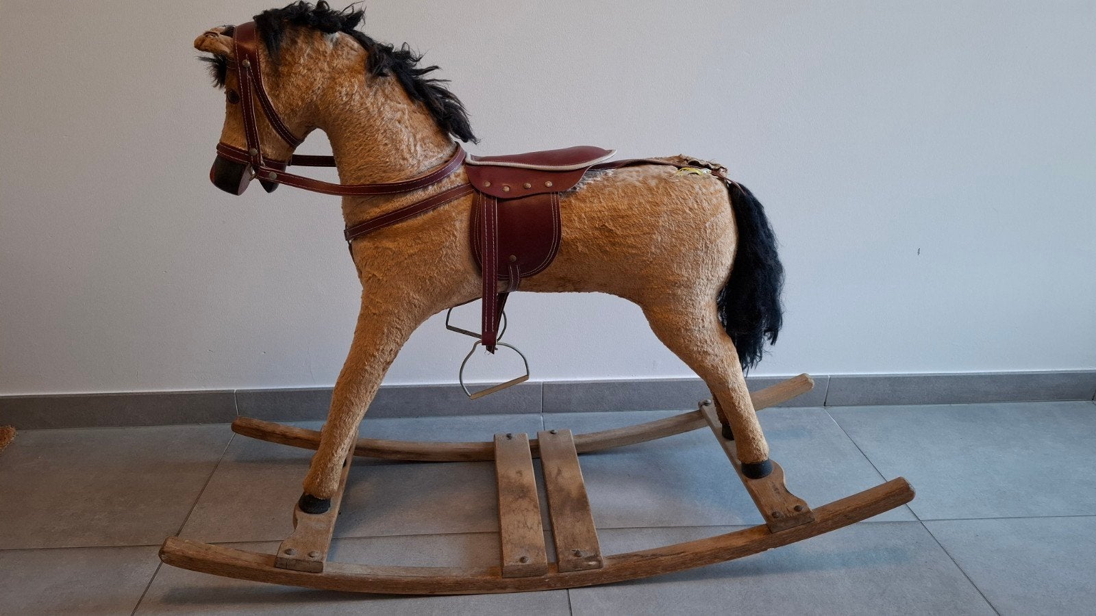 Ancien cheval à bascule vintage vers 1950-60, Enlèvement