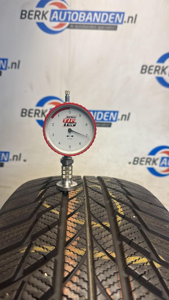 2x Bridgestone Blizzak LM001 215/65 R17 99H 215/65/17 215651, Auto-onderdelen, Banden en Velgen, Band(en), Winterbanden, 17 inch