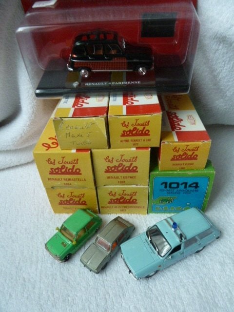 11 Auto's RENAULT 1:43, de meeste zijn nieuw met hun doosje., Ophalen of Verzenden, Nieuw, Auto, Overige merken