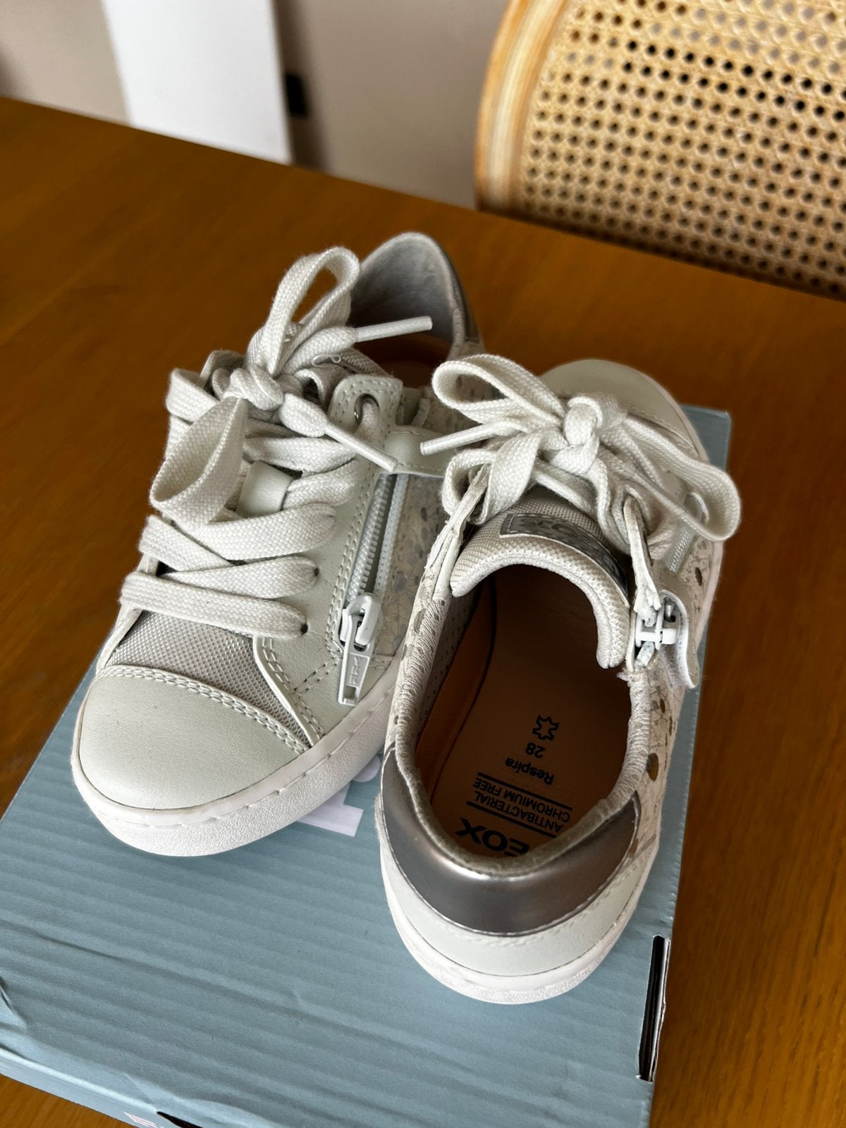 2 Baskets neuves fille taille 29 GEOX/FALCOTTO, Enlèvement, Comme neuf, Fille