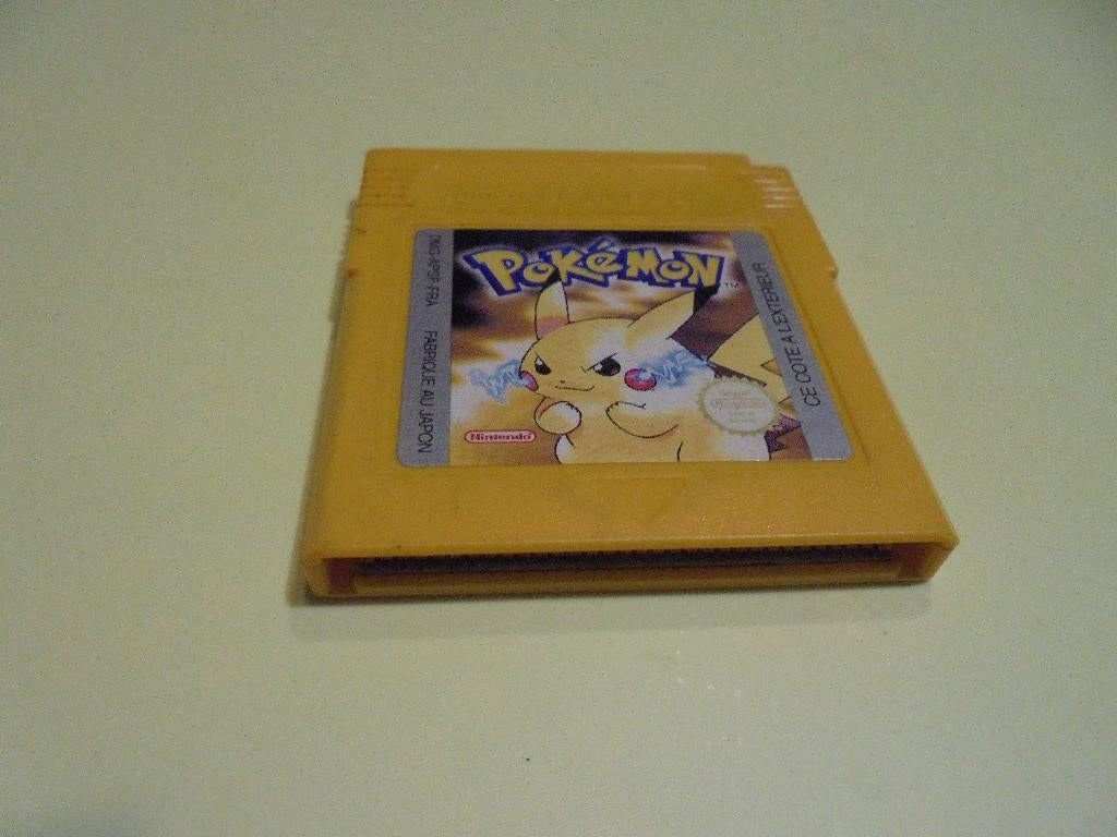 Game boy Pokémon jaune (FRANCAIS) (orig), Consoles de jeu & Jeux vidéo, Jeux | Nintendo Game Boy, Enlèvement ou Envoi, Utilisé