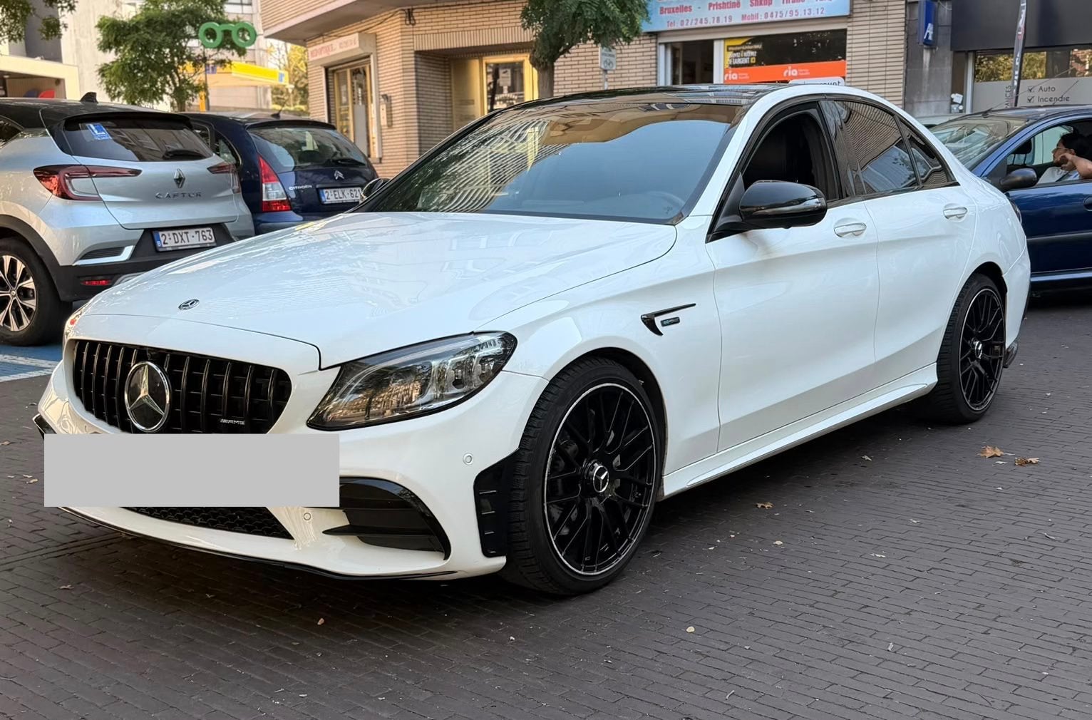 Magnifique Mercedes C300 (hybride/essence) — Style AMG int, Autos, Achat, 4 portes, Carnet d'entretien, Alcantara