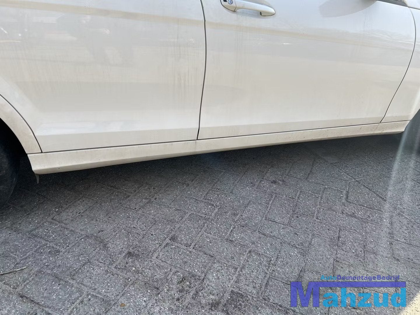 MERCEDES C W204 wit 149 rechts zijskirt sideskirt 2011-2014, Mercedes-Benz AG, Mercedes-Benz, Utilisé, Mercedesstrasse 120
70372  Stuttgart, DE