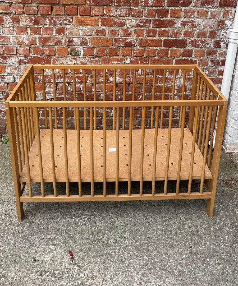 Lit bebé en bois, Enlèvement, Lit