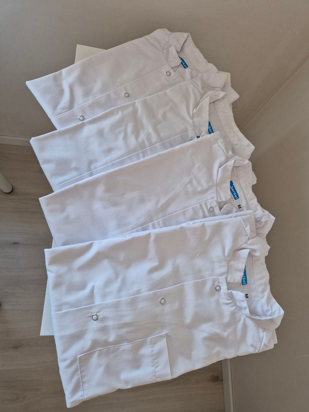 4x doktersjas Berkel M, Ophalen