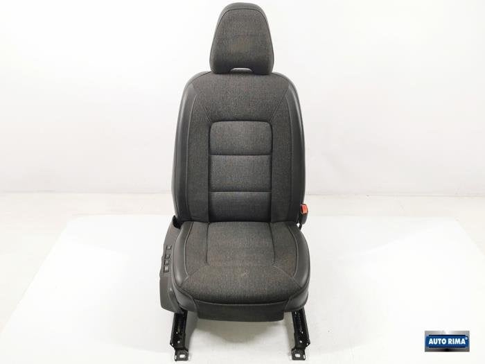Siège droit d'un Volvo V70, -, 3 mois de garantie, -, -