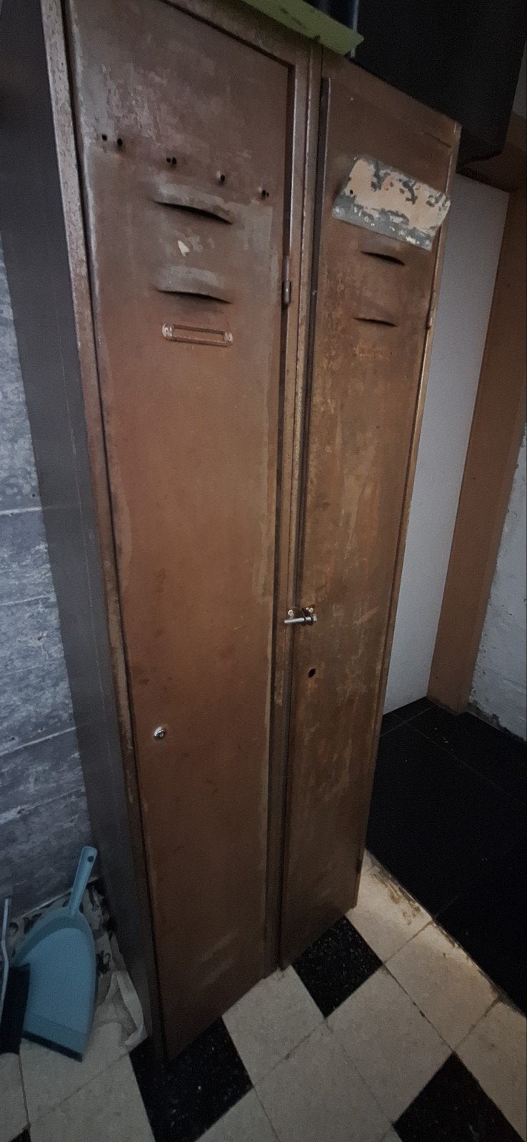 Vintage metalen lockerkast, Ophalen