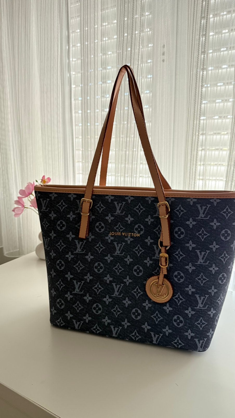 Blauwe louis vitton handtas, Bijoux, Sacs & Beauté, Enlèvement, Neuf, Sac à main