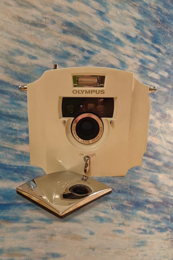 OLYMPUS ÉCRU – Édition Limitée (15920/20000), Audio, Tv en Foto, Fotocamera's Analoog, Ophalen of Verzenden, Zo goed als nieuw