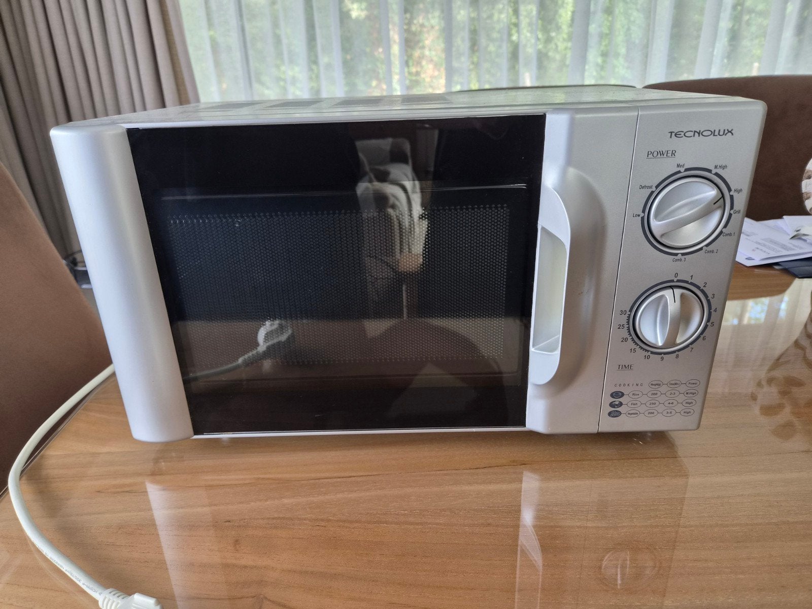 Microgolfoven met Grill (700W / 900W), Electroménager, Gril, Enlèvement, Utilisé, Micro-ondes