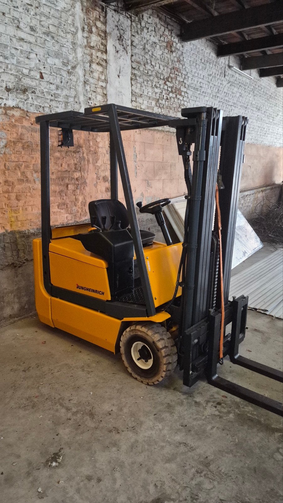 chario elevateur JUNGHEINRICH  en panne, Enlèvement