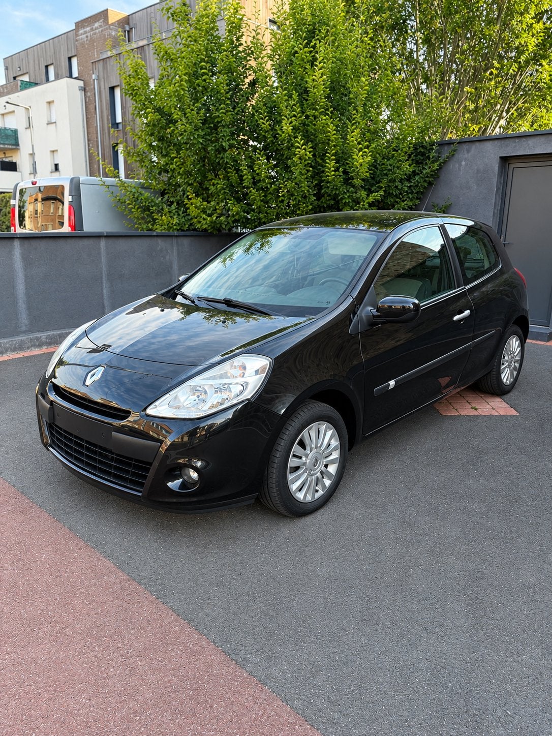 Clio 3 1.5 dci 85cv premiere main, Autos, Achat, Particulier, Rétroviseurs électriques, 3 portes