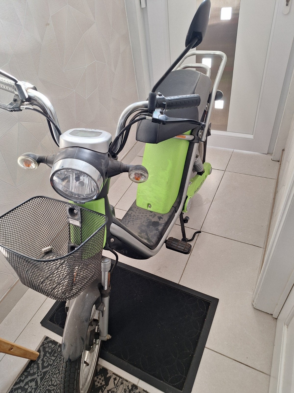 Cyclomoteur électrique de marque  matra e -mo 

Moteur : Éle, Vélos & Vélomoteurs, Enlèvement, Utilisé, Électrique, Autres marques