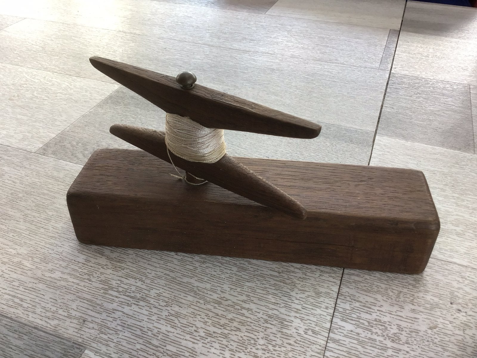 Broche en bois fabriquée à la main, Enlèvement ou Envoi