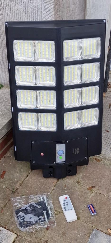 Lumière solaire Led 6500k , champs , terrain, parking, Enlèvement