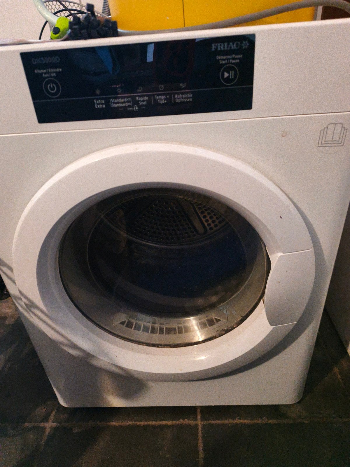 droogkast, Elektronische apparatuur, Ophalen
