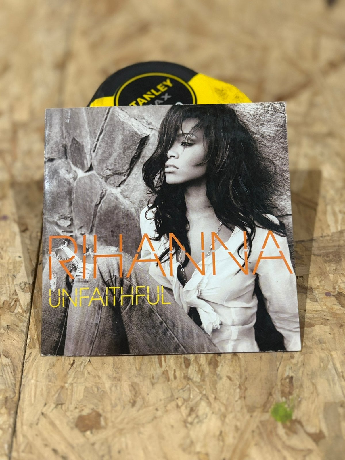 Rihanna - Single CD infidèle, Enlèvement ou Envoi, Comme neuf