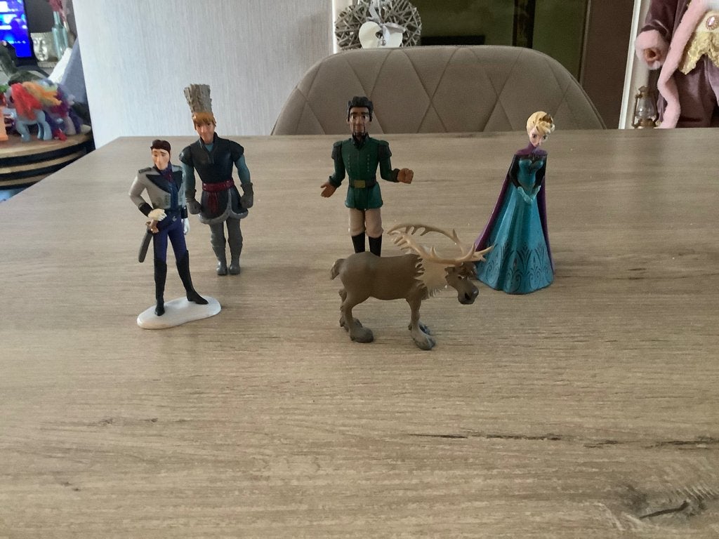 Disney Frozen verschillende characters (6-12 cm), Verzamelen, Poppetjes en Figuurtjes, Ophalen of Verzenden, Gebruikt