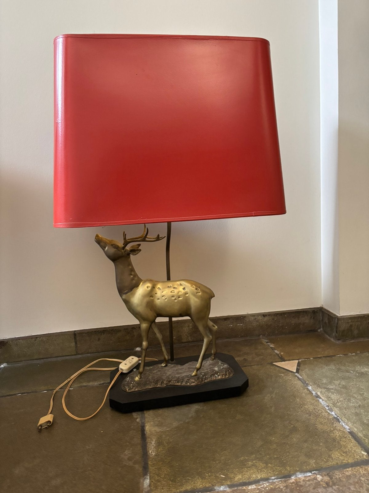 Antiek Staande lamp met hert in messing massief, Enlèvement, Comme neuf