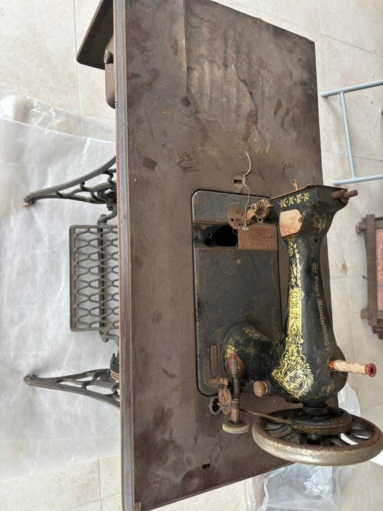 Oude naaimachine, Ophalen